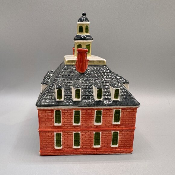 Governor’s Palace Williamsburg Royal Goedewaagen Delft Holland Figurine - Picture 4 of 5